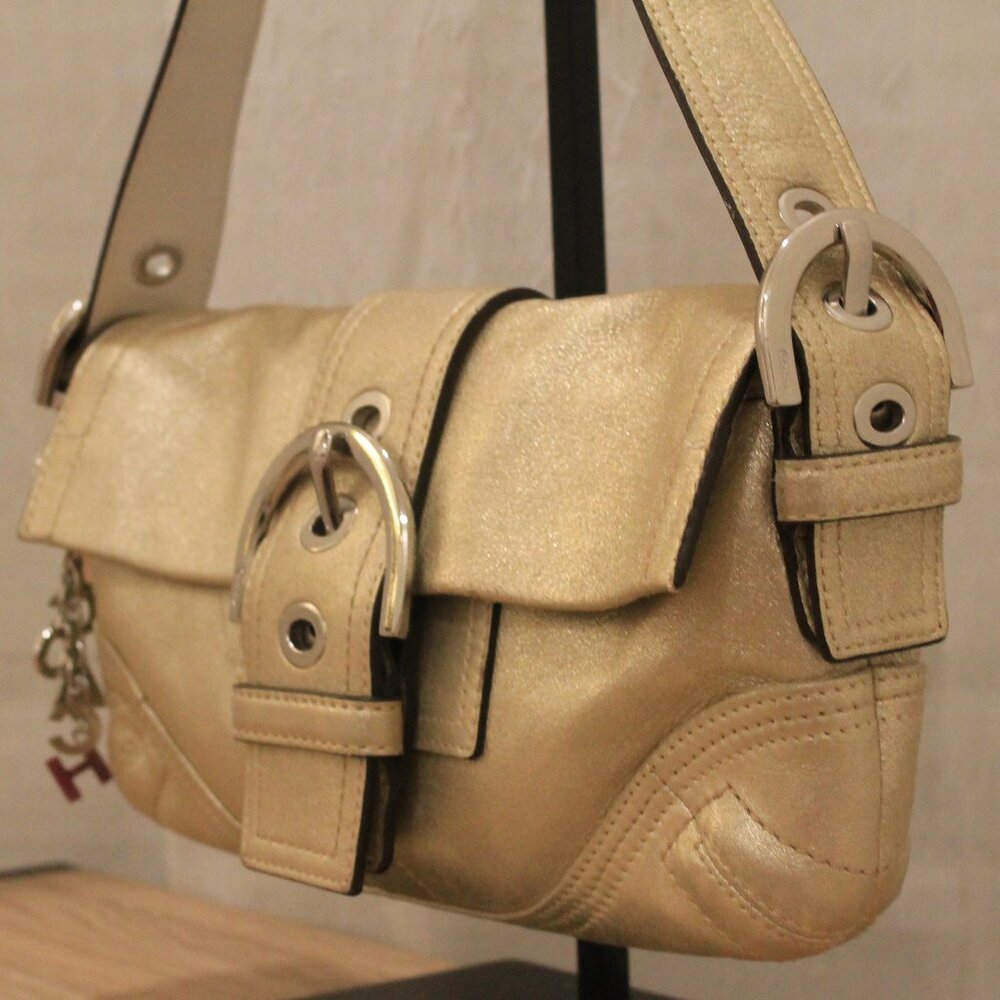 バッグ Coach Soho Brass Buckle Flap Shoulder COACH Soho Flap Bag In Regenerative Leather in Black | Lyst